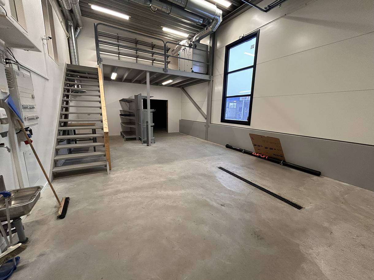Verksamhetslokal med lager och kontor i Falkenberg – Årstadvägen 1B bild 2