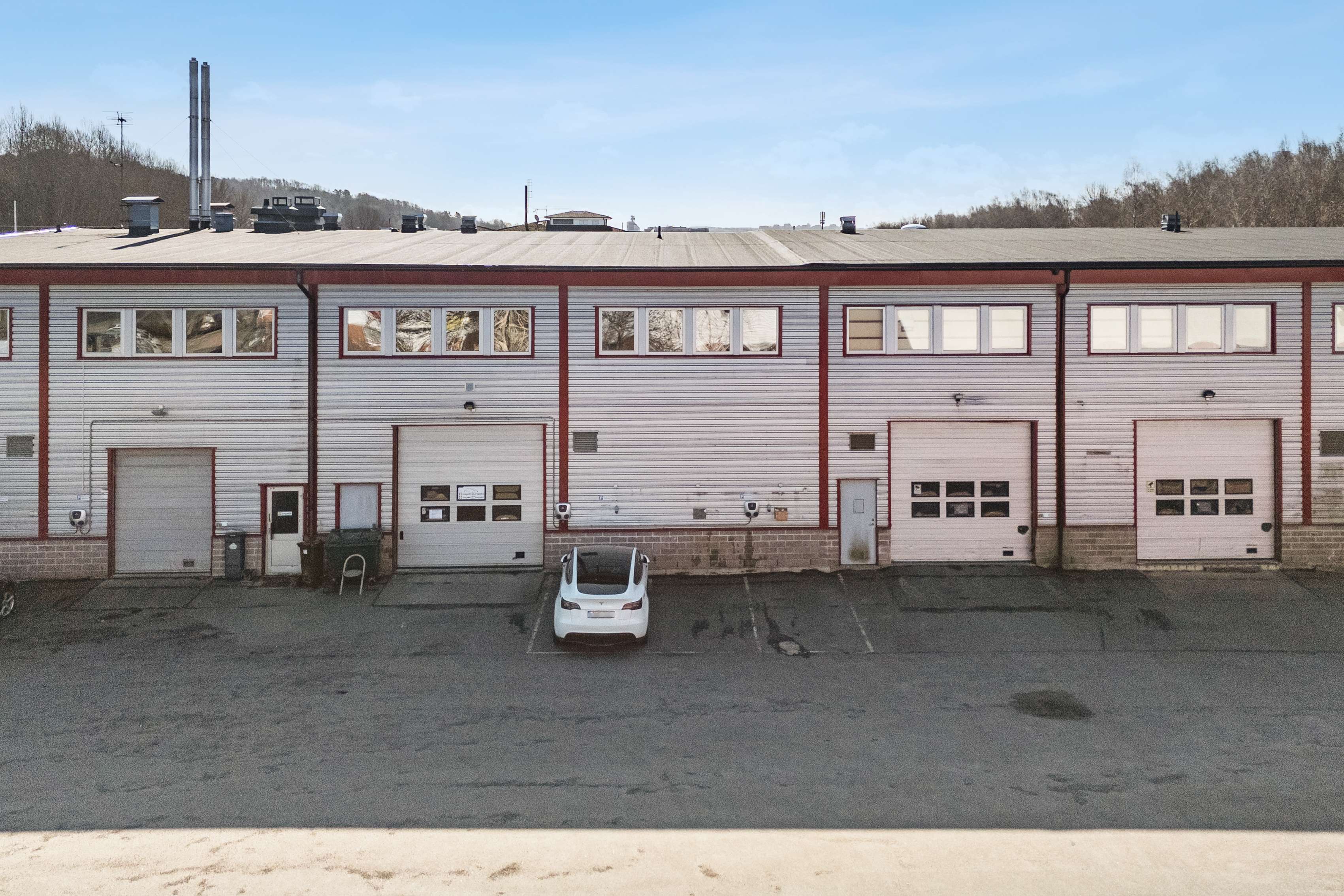 Lager/industri med inhägnad gård i Göteborg – Aröds industriväg 72 bild 1
