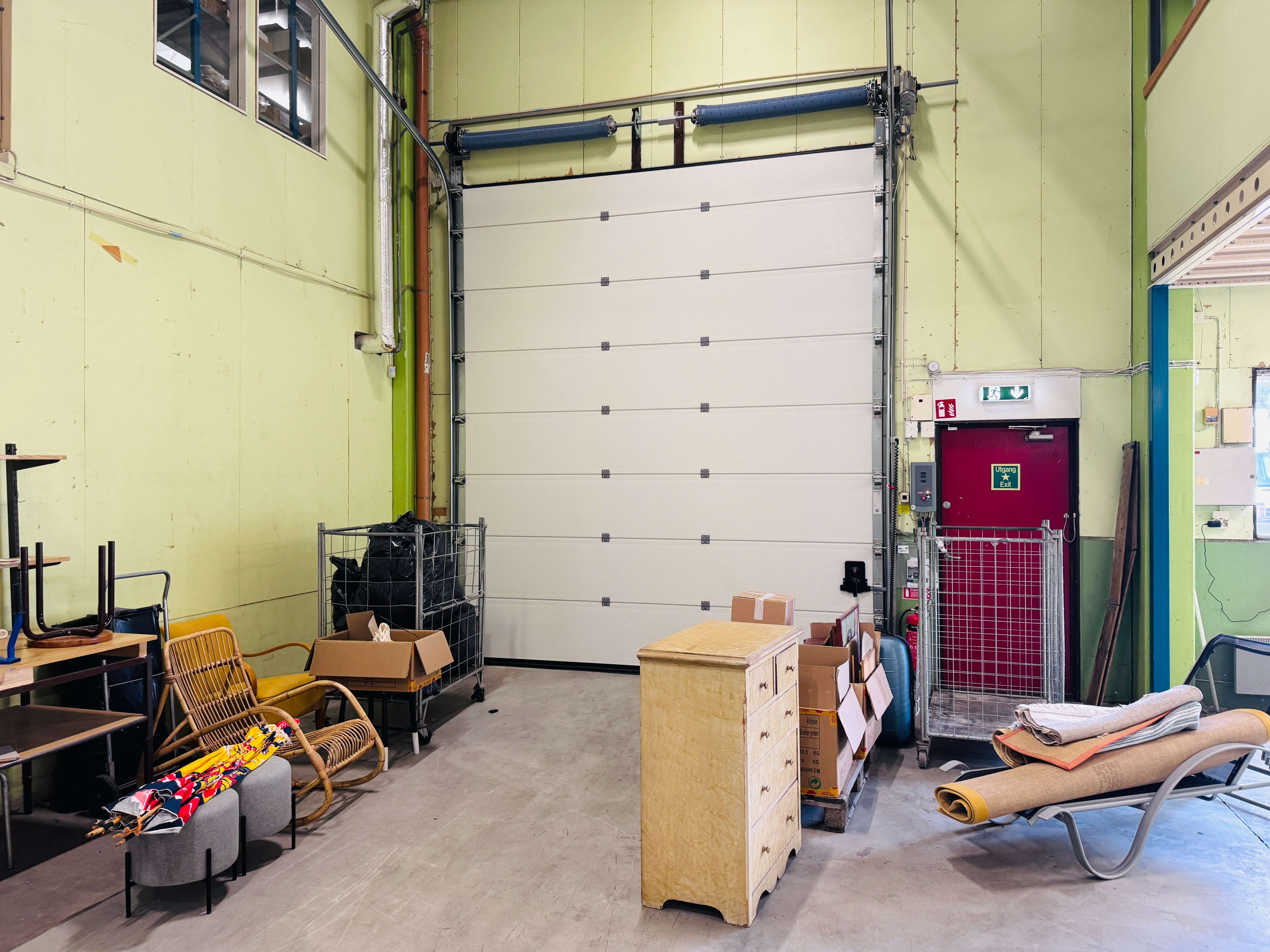 Lagerlokal med port och 6 m takhöjd i Mölndal – Kryptongatan 14 bild 2