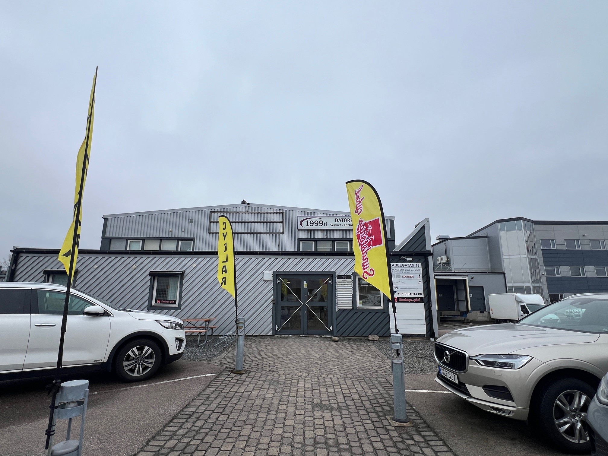 Kombilokal med kontor och plocklager i Kungsbacka – Kabelgatan 13 bild 1