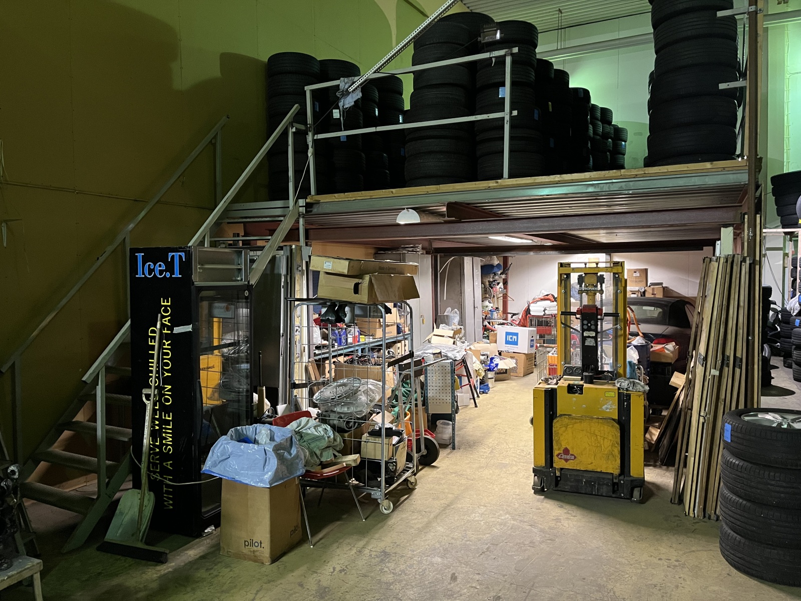Lagerlokal med markport i Västra Frölunda – Kontrabasgatan 9 bild 3