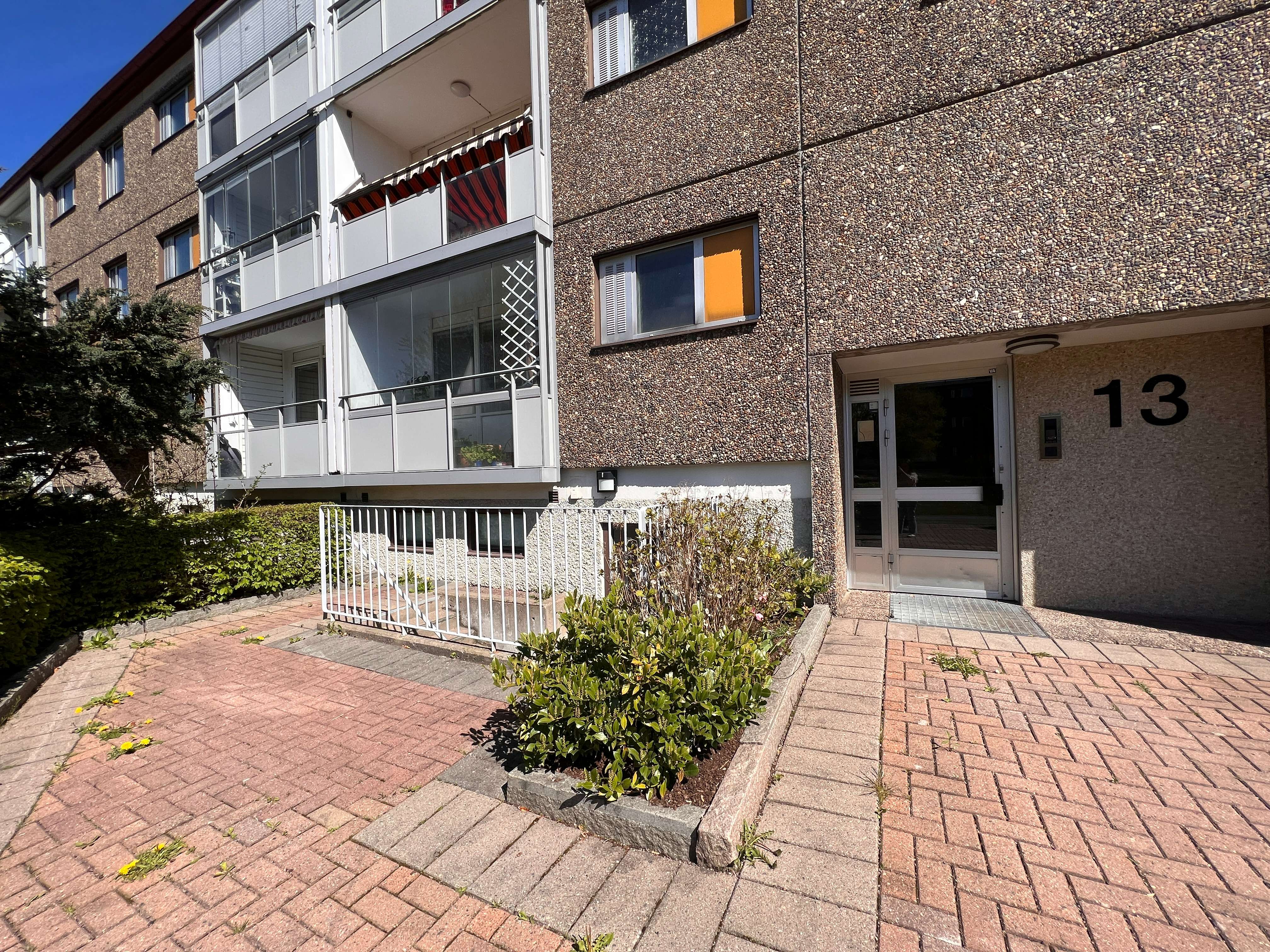 Lager 114 kvm i Hisings Backa – Körkarlens gata 13 bild 1
