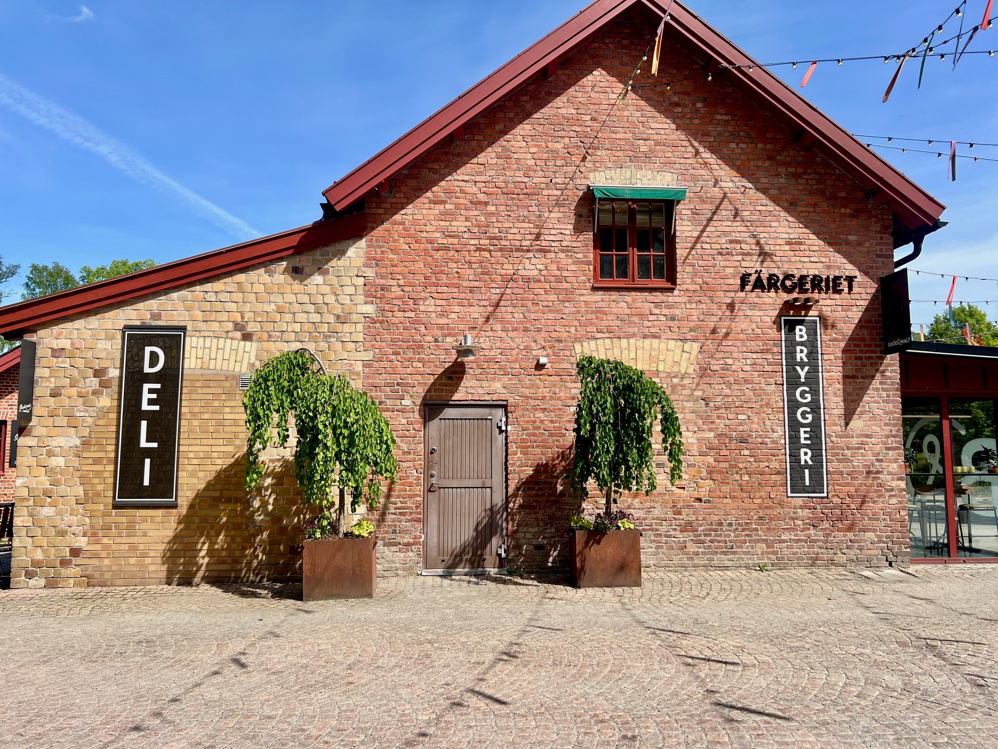 Kontor i historisk fabriksmiljö, Tollered – Spinnerivägen 1 bild 2