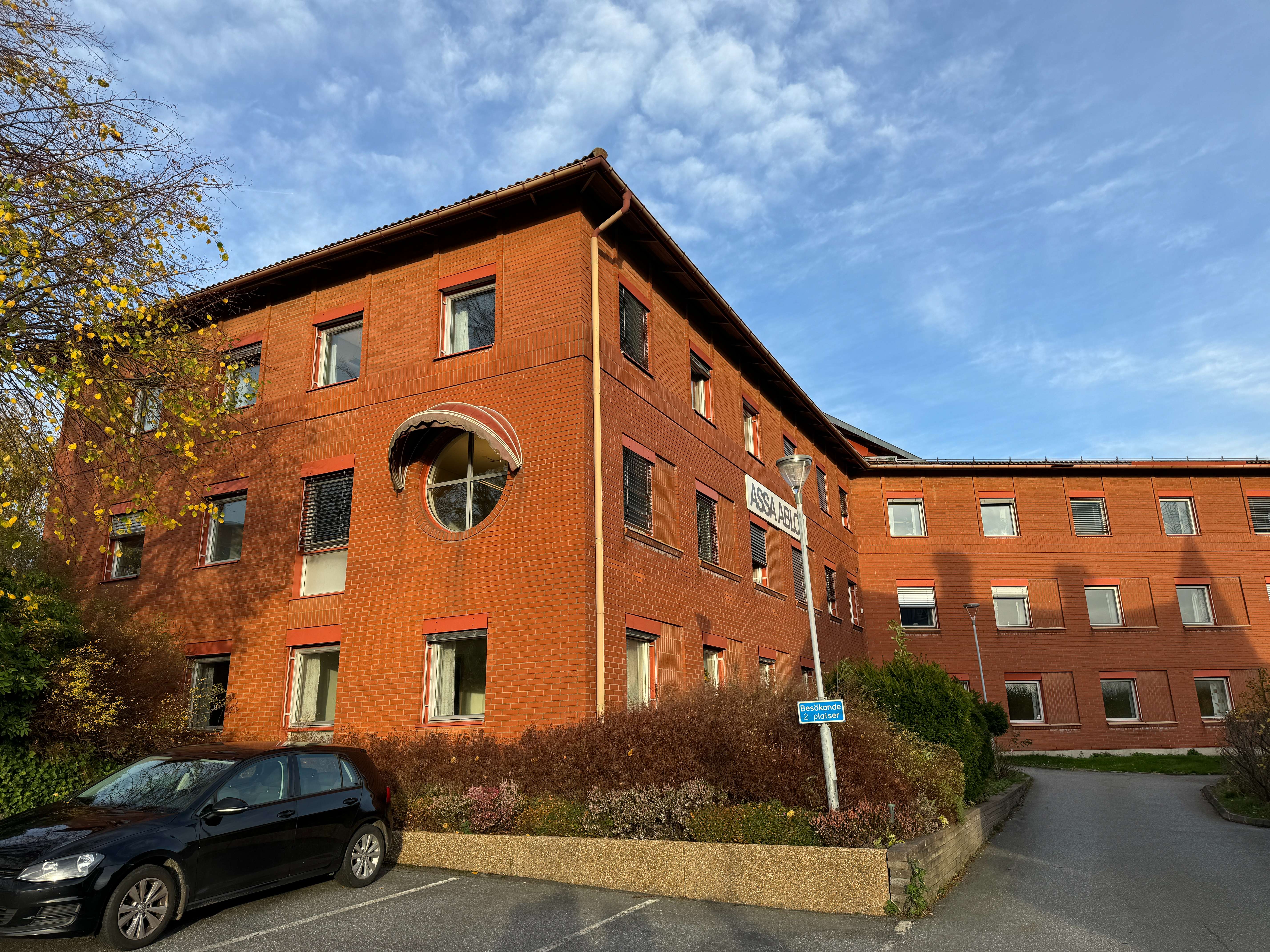 Kontor 245 kvm på Redegatan 7, Västra Frölunda – högst upp i huset bild 1