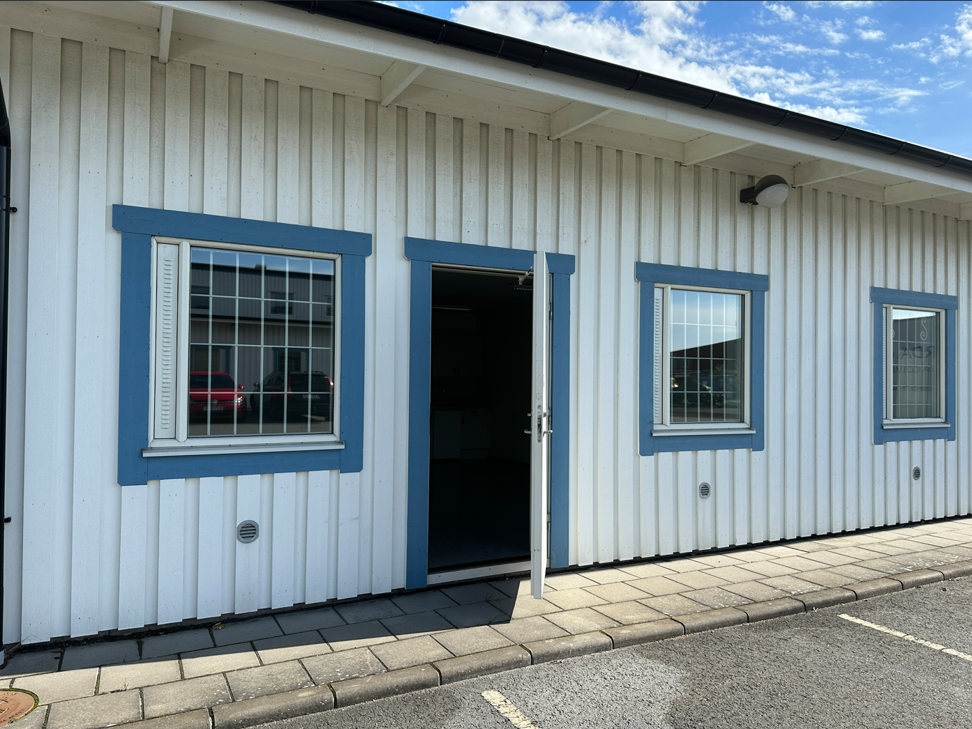 Kombilokal med kontor och lager 144–147 kvm, Backa Strandgata 16, Hisings Backa bild 1