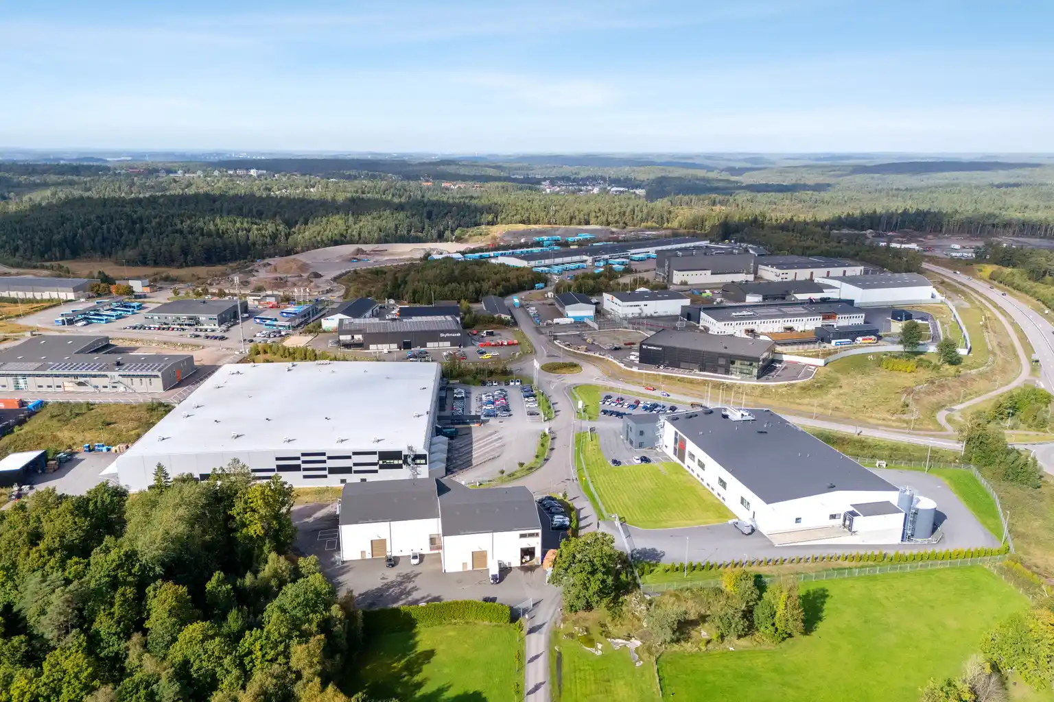 Lagerfastighet med kontorsytor i Landvetter – Gröenvägen 4 bild 2