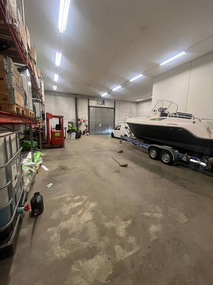 Lager- och verksamhetslokal med uppställningsyta i Mölnlycke – Växthusvägen 10 bild 3