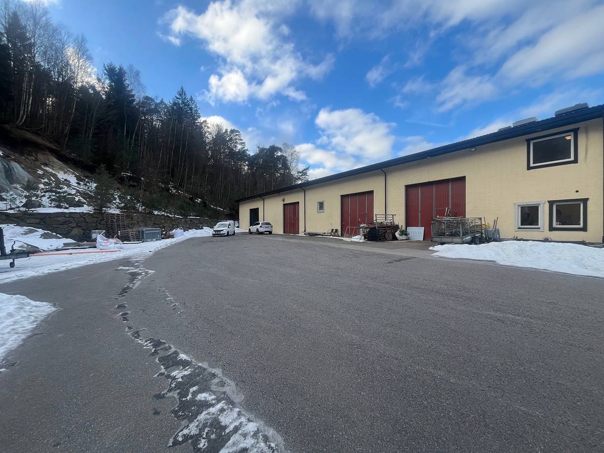 Lager- och verksamhetslokal med uppställningsyta i Mölnlycke – Växthusvägen 10 bild 2
